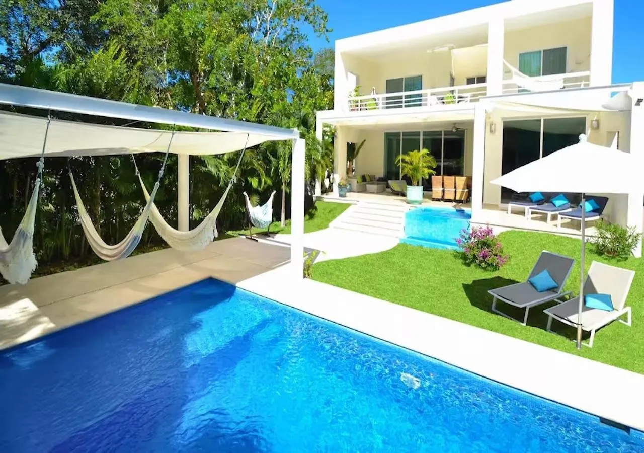 Villa Mariposa With Private Pool Jacuzzi Und Incl Services location