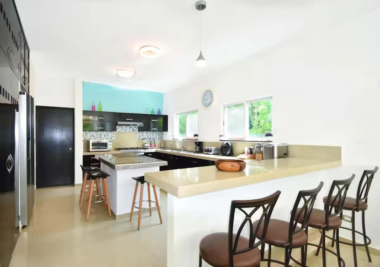 Villa Mariposa With Private Pool Jacuzzi Und Incl Services プレヤデルカーメン 0*,  メキシコ